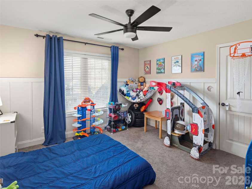 47 Ledgestone Drive, Fairview, NC 28730.  MLS# CAR4359435, YatesRealty ID 13326. 