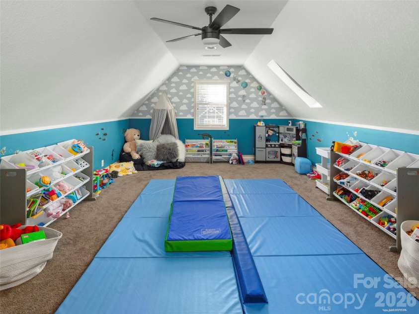 47 Ledgestone Drive, Fairview, NC 28730.  MLS# CAR4359435, YatesRealty ID 13326. 