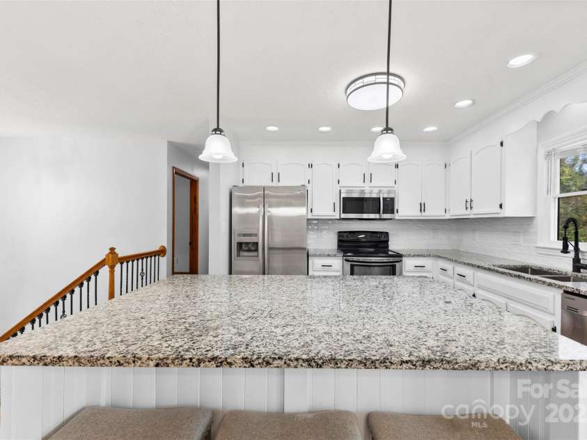 5034 Clearwater Lake Road, Mount Holly, NC 28120.  MLS# CAR4203029, YatesRealty ID 13328. Kitchen