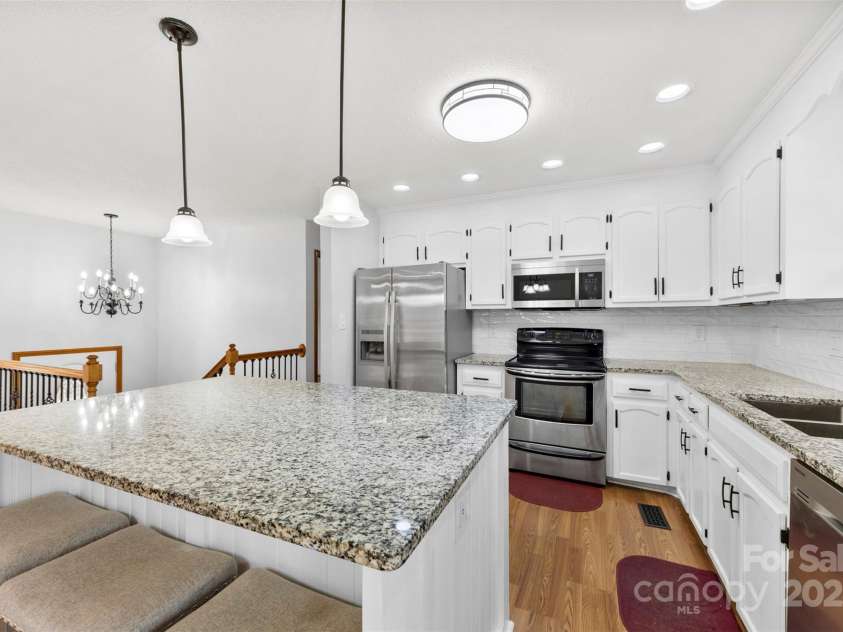 5034 Clearwater Lake Road, Mount Holly, NC 28120.  MLS# CAR4203029, YatesRealty ID 13328. Kitchen