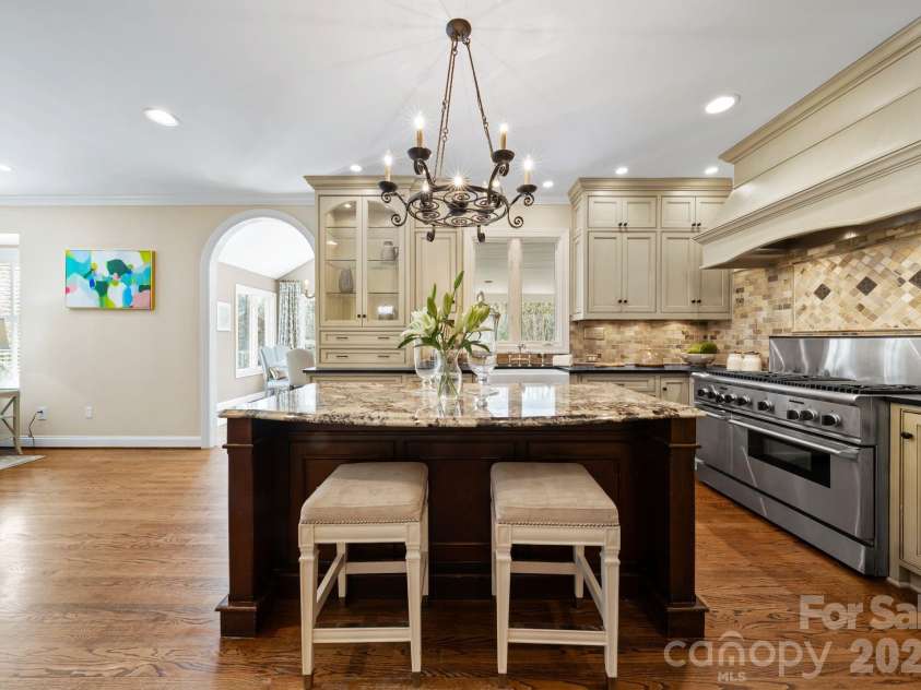 7024 Riesman Lane, Charlotte, NC 28210.  MLS# CAR4355789, YatesRealty ID 13329. Kitchen.