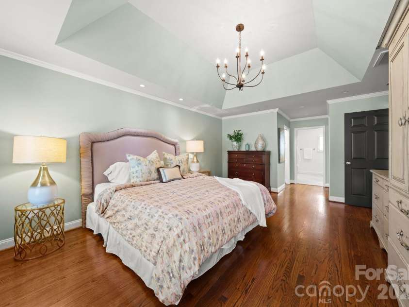 7024 Riesman Lane, Charlotte, NC 28210.  MLS# CAR4355789, YatesRealty ID 13329. Primary suite. 