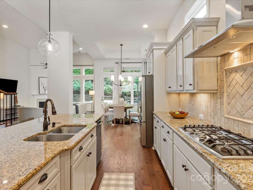 7913 Waverly Walk Avenue, Charlotte, NC 28277.  MLS# CAR4258567, YatesRealty ID 13329. 