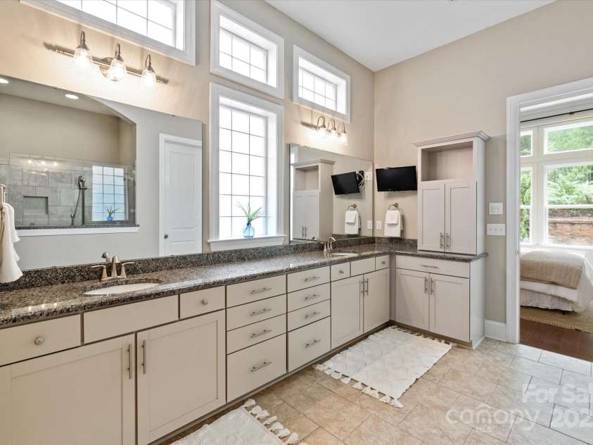 7913 Waverly Walk Avenue, Charlotte, NC 28277.  MLS# CAR4258567, YatesRealty ID 13329. 