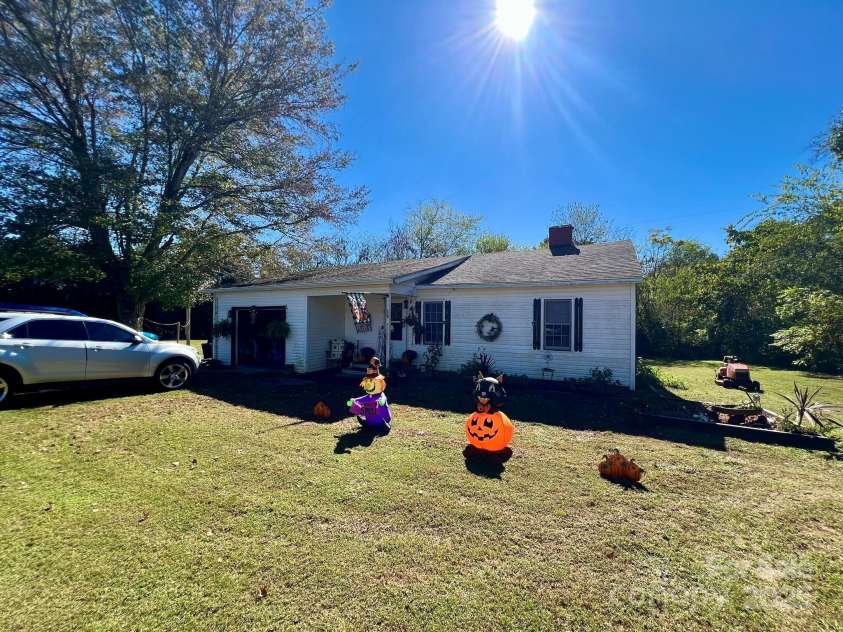 822 Turrentine Church Road, Mocksville, NC 27028.  MLS# CAR4313192, YatesRealty ID 1333. 