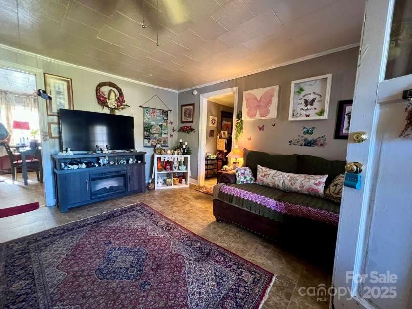 822 Turrentine Church Road, Mocksville, NC 27028.  MLS# CAR4313192, YatesRealty ID 1333. 