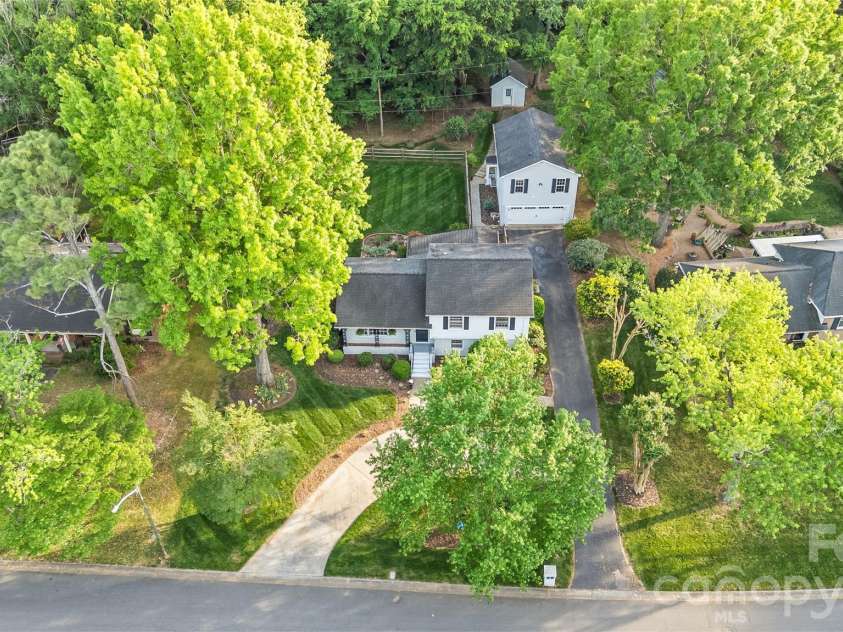 7013 Old Forge Drive, Charlotte, NC 28226.  MLS# CAR4369320, YatesRealty ID 13331. 