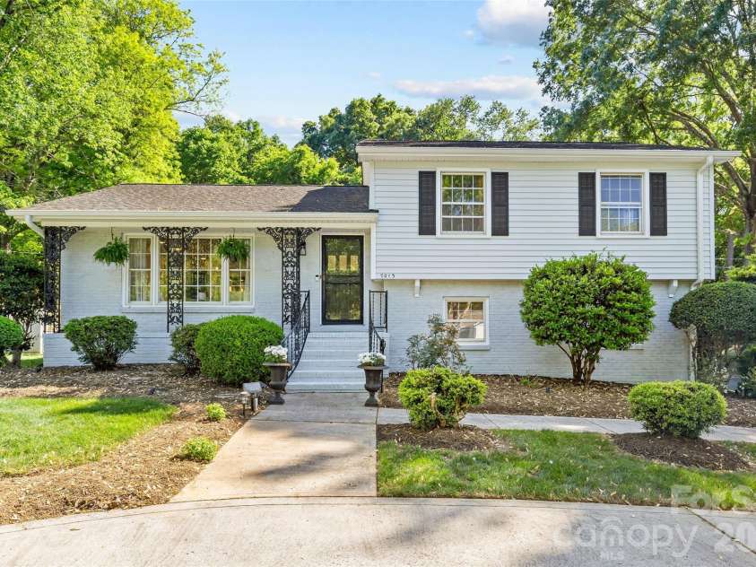 7013 Old Forge Drive, Charlotte, NC 28226.  MLS# CAR4369320, YatesRealty ID 13331. 