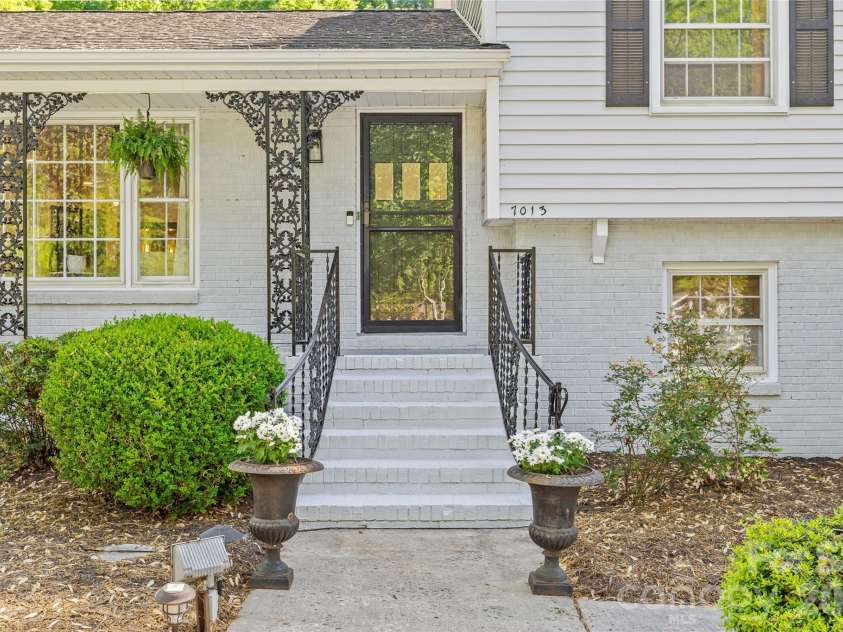 7013 Old Forge Drive, Charlotte, NC 28226.  MLS# CAR4369320, YatesRealty ID 13331. 