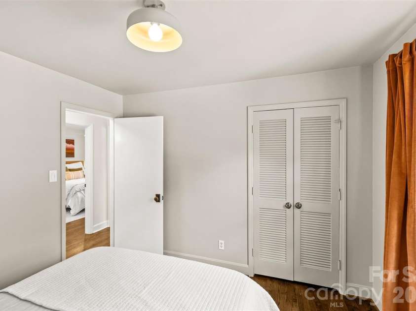 7013 Old Forge Drive, Charlotte, NC 28226.  MLS# CAR4369320, YatesRealty ID 13331. 