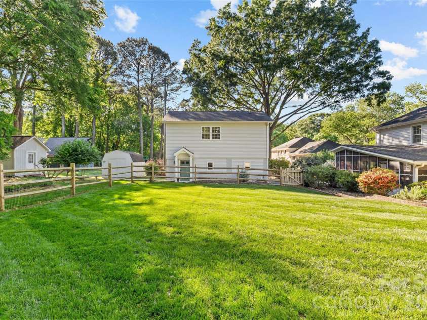 7013 Old Forge Drive, Charlotte, NC 28226.  MLS# CAR4369320, YatesRealty ID 13331. 