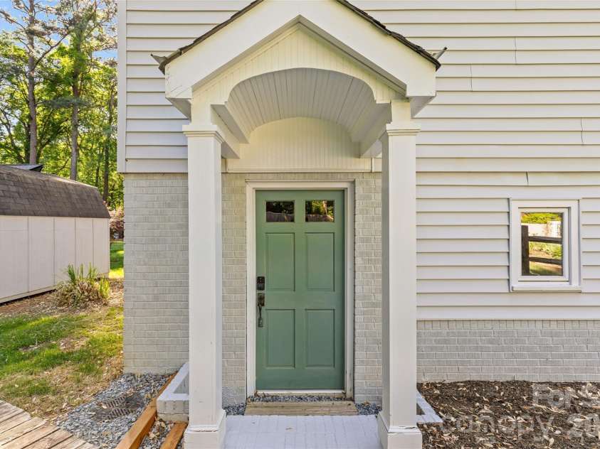 7013 Old Forge Drive, Charlotte, NC 28226.  MLS# CAR4369320, YatesRealty ID 13331. 