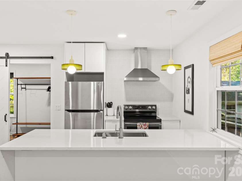7013 Old Forge Drive, Charlotte, NC 28226.  MLS# CAR4369320, YatesRealty ID 13331. 