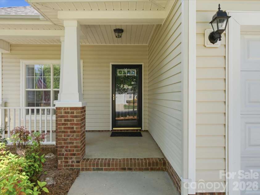 1008 Wanda Drive, Matthews, NC 28104.  MLS# CAR4369739, YatesRealty ID 13332. 
