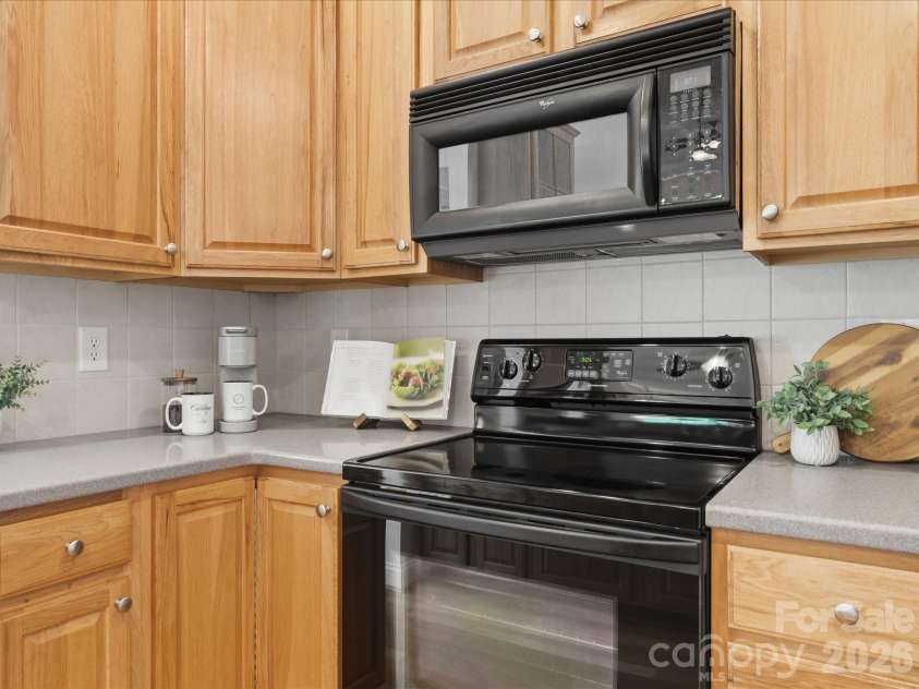 1008 Wanda Drive, Matthews, NC 28104.  MLS# CAR4369739, YatesRealty ID 13332. 