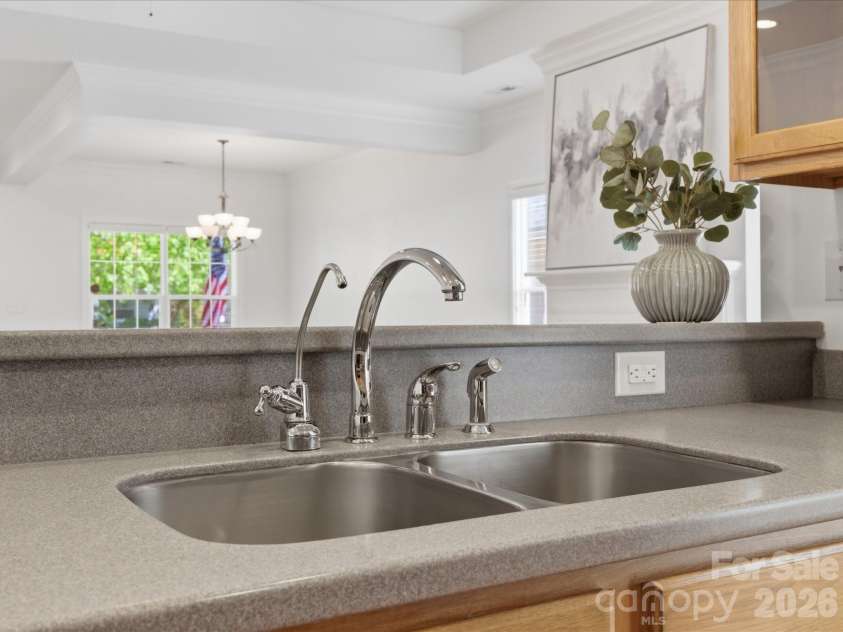 1008 Wanda Drive, Matthews, NC 28104.  MLS# CAR4369739, YatesRealty ID 13332. 