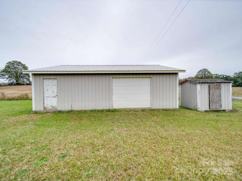 3113 Old Pageland Marshville Road, Wingate, NC 28174.  MLS# CAR4274721, YatesRealty ID 13332. 22x 32 