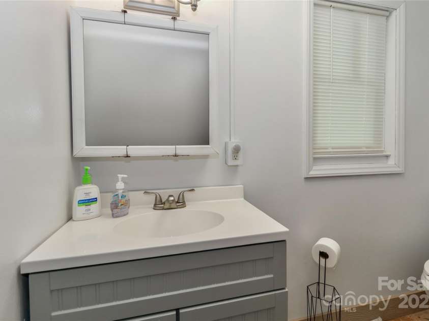 212 Davies Circle, Cleveland, NC 27013.  MLS# CAR4250221, YatesRealty ID 13334. Downstairs Bath