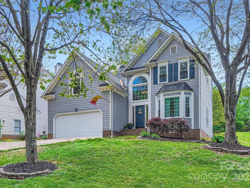 9517 Harris Glen Drive, Charlotte, NC 28269.  MLS# CAR4247828, YatesRealty ID 13336. 