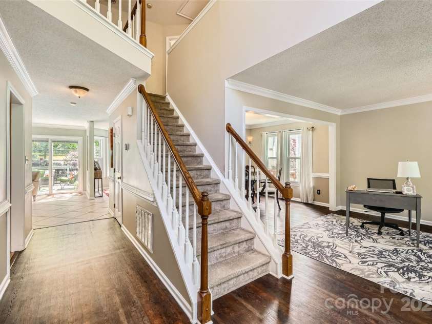 9517 Harris Glen Drive, Charlotte, NC 28269.  MLS# CAR4247828, YatesRealty ID 13336. 