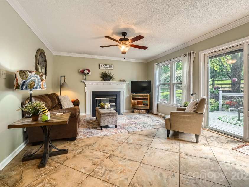 9517 Harris Glen Drive, Charlotte, NC 28269.  MLS# CAR4247828, YatesRealty ID 13336. 