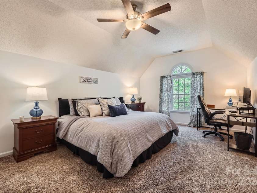 9517 Harris Glen Drive, Charlotte, NC 28269.  MLS# CAR4247828, YatesRealty ID 13336. 