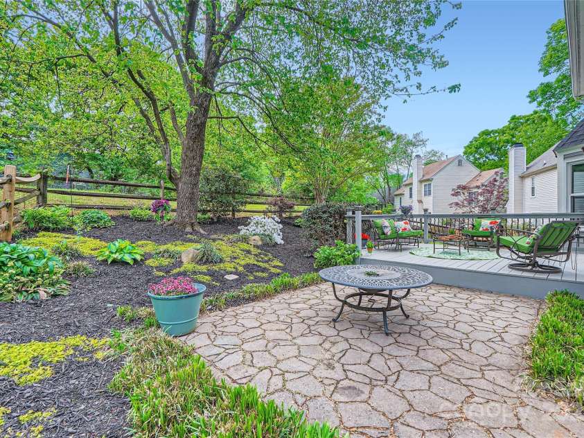 9517 Harris Glen Drive, Charlotte, NC 28269.  MLS# CAR4247828, YatesRealty ID 13336. 