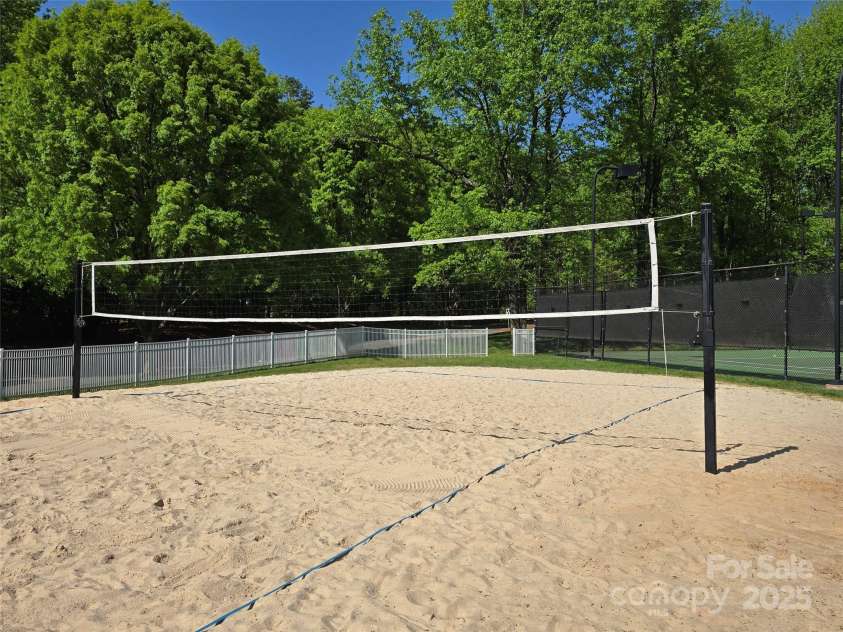 9517 Harris Glen Drive, Charlotte, NC 28269.  MLS# CAR4247828, YatesRealty ID 13336. Community Sand Volleyball