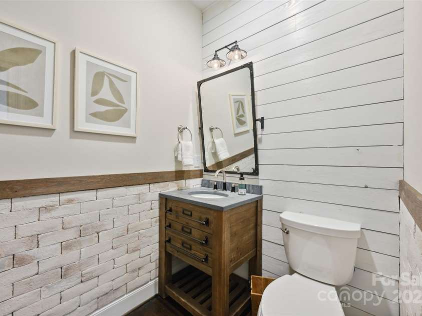 7812 Seton House Lane, Charlotte, NC 28277.  MLS# CAR4257199, YatesRealty ID 13337. 