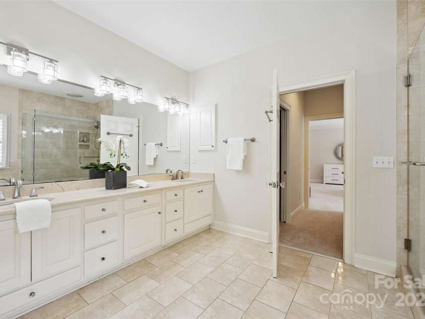 7812 Seton House Lane, Charlotte, NC 28277.  MLS# CAR4257199, YatesRealty ID 13337. 