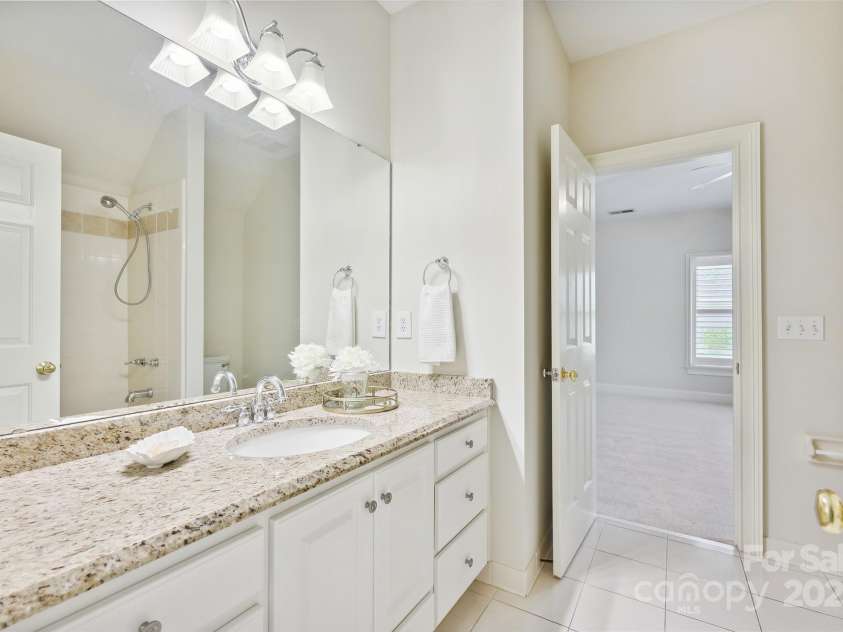 7812 Seton House Lane, Charlotte, NC 28277.  MLS# CAR4257199, YatesRealty ID 13337. 