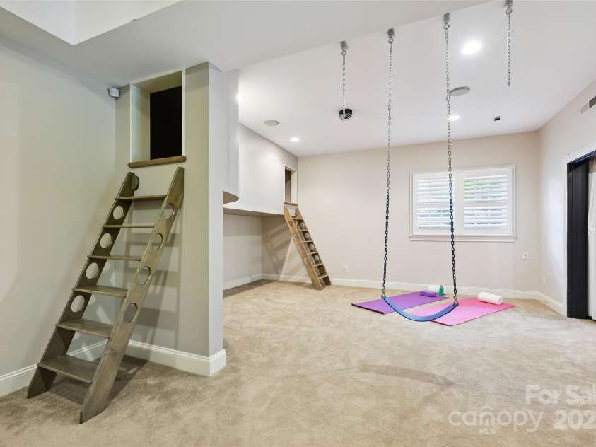7812 Seton House Lane, Charlotte, NC 28277.  MLS# CAR4257199, YatesRealty ID 13337. 