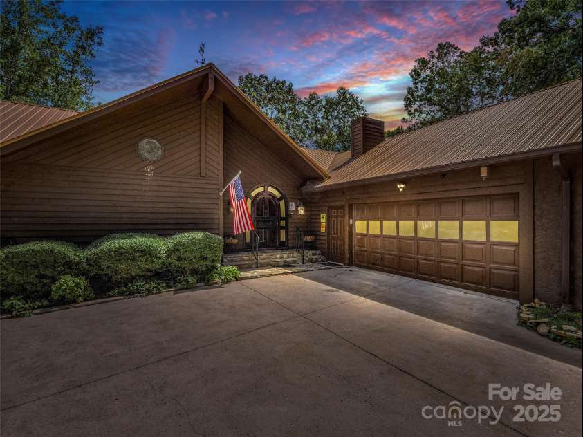 621 Grandview Drive, Lake Lure, NC 28746.  MLS# CAR4180956, YatesRealty ID 1334. 