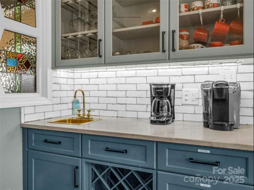 621 Grandview Drive, Lake Lure, NC 28746.  MLS# CAR4180956, YatesRealty ID 1334. 