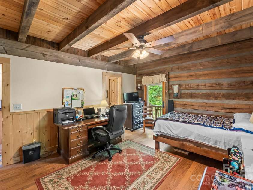 6338 West View Drive, Newland, NC 28657.  MLS# CAR4256301, YatesRealty ID 13340. 