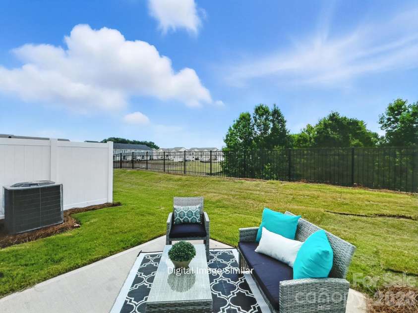 6022 Mallow Crossing Lane, Charlotte, NC 28213.  MLS# CAR4344705, YatesRealty ID 13341. 
