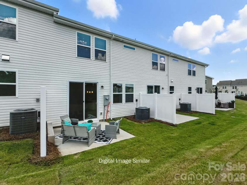 6022 Mallow Crossing Lane, Charlotte, NC 28213.  MLS# CAR4344705, YatesRealty ID 13341. 