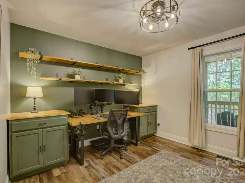 8322 Loma Linda Lane, Waxhaw, NC 28173.  MLS# CAR4238719, YatesRealty ID 13341. Office with closet.