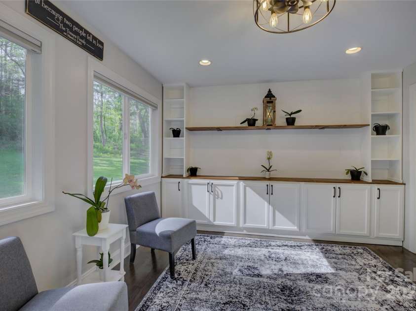 8322 Loma Linda Lane, Waxhaw, NC 28173.  MLS# CAR4238719, YatesRealty ID 13341. Sunroom.