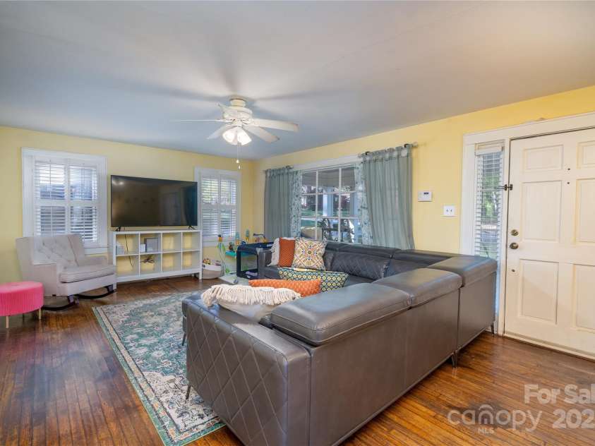 412 W D Avenue, Salisbury, NC 28144.  MLS# CAR4241062, YatesRealty ID 13343. 