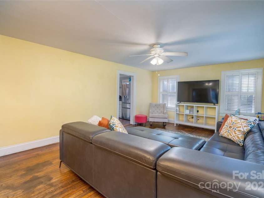 412 W D Avenue, Salisbury, NC 28144.  MLS# CAR4241062, YatesRealty ID 13343. 