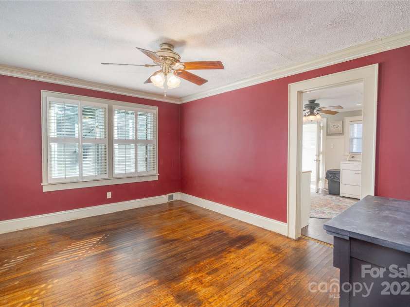 412 W D Avenue, Salisbury, NC 28144.  MLS# CAR4241062, YatesRealty ID 13343. 
