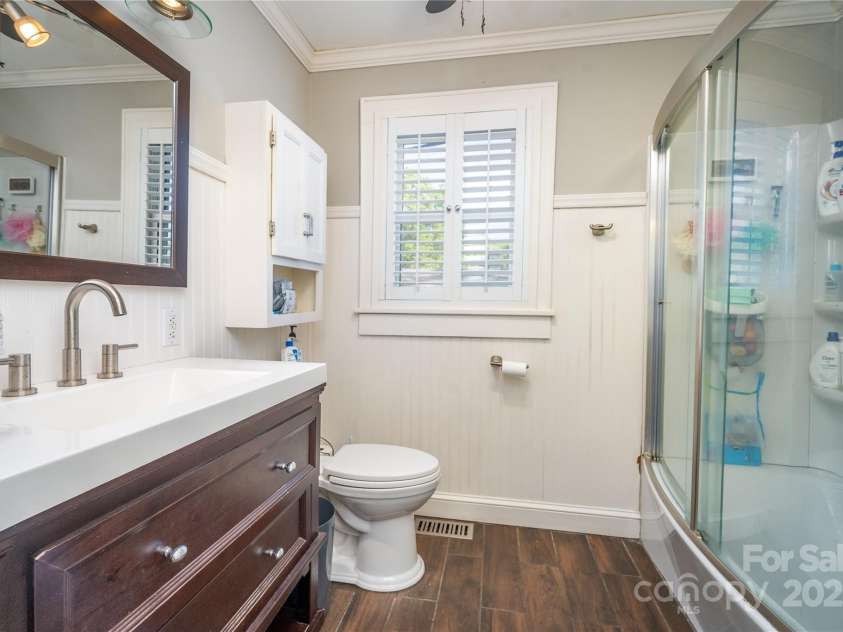 412 W D Avenue, Salisbury, NC 28144.  MLS# CAR4241062, YatesRealty ID 13343. 