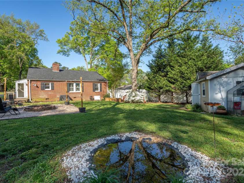 412 W D Avenue, Salisbury, NC 28144.  MLS# CAR4241062, YatesRealty ID 13343. 