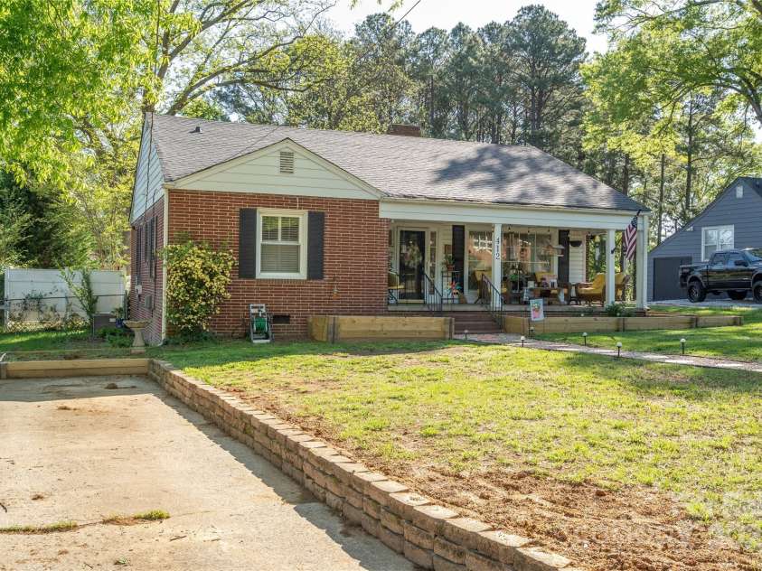 412 W D Avenue, Salisbury, NC 28144.  MLS# CAR4241062, YatesRealty ID 13343. 
