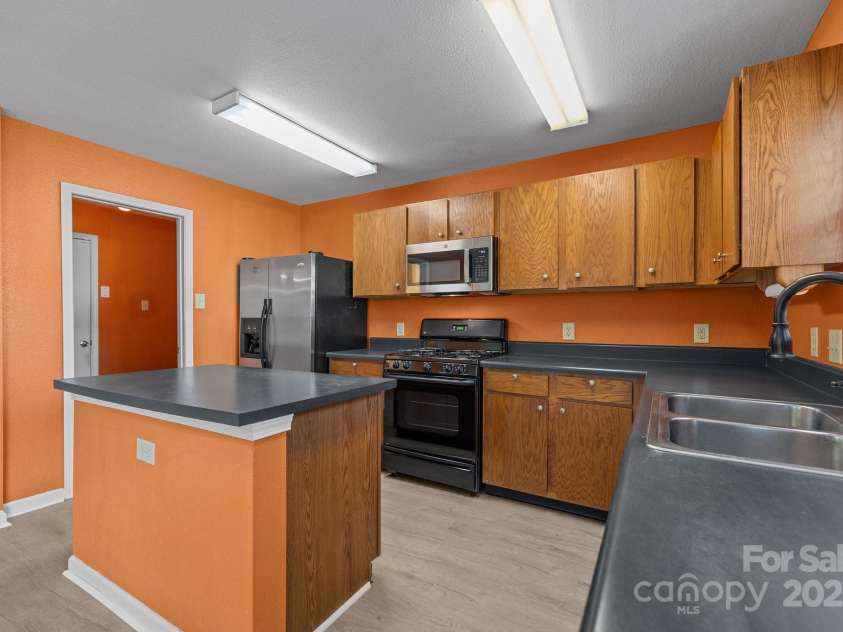 12724 Frank Wiley Lane, Charlotte, NC 28278.  MLS# CAR4255501, YatesRealty ID 13344. 