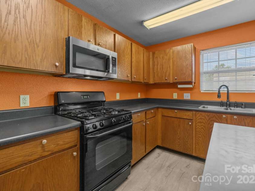 12724 Frank Wiley Lane, Charlotte, NC 28278.  MLS# CAR4255501, YatesRealty ID 13344. 