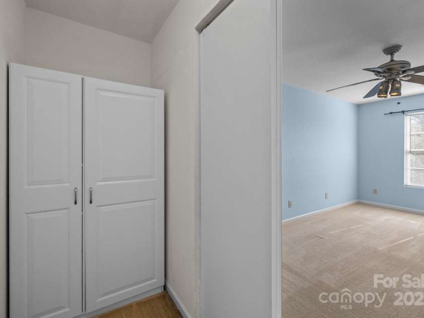 12724 Frank Wiley Lane, Charlotte, NC 28278.  MLS# CAR4255501, YatesRealty ID 13344. 