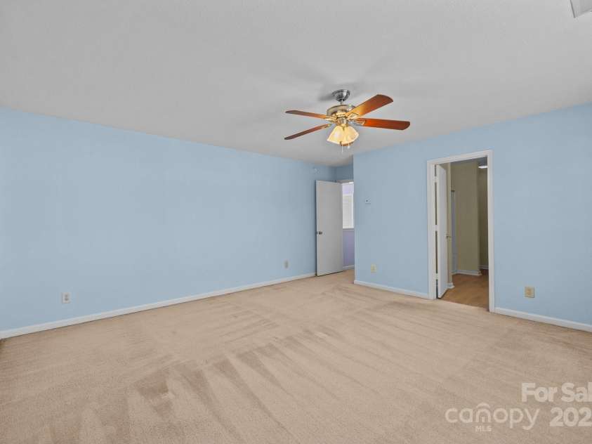 12724 Frank Wiley Lane, Charlotte, NC 28278.  MLS# CAR4255501, YatesRealty ID 13344. 