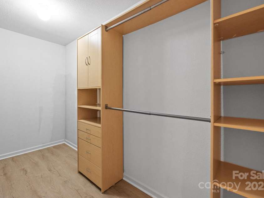 12724 Frank Wiley Lane, Charlotte, NC 28278.  MLS# CAR4255501, YatesRealty ID 13344. 